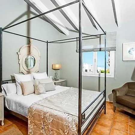 Binibequer Vell Sleeps 6 With Pool And Air Con Binibeca